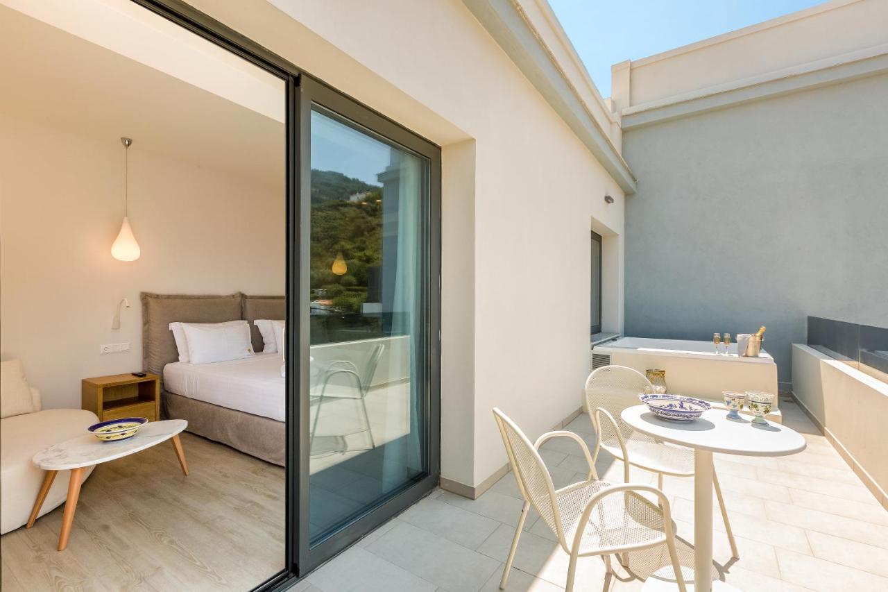 קארלובאסי Samian Mare Hotel, Suites & Spa מראה חיצוני תמונה
